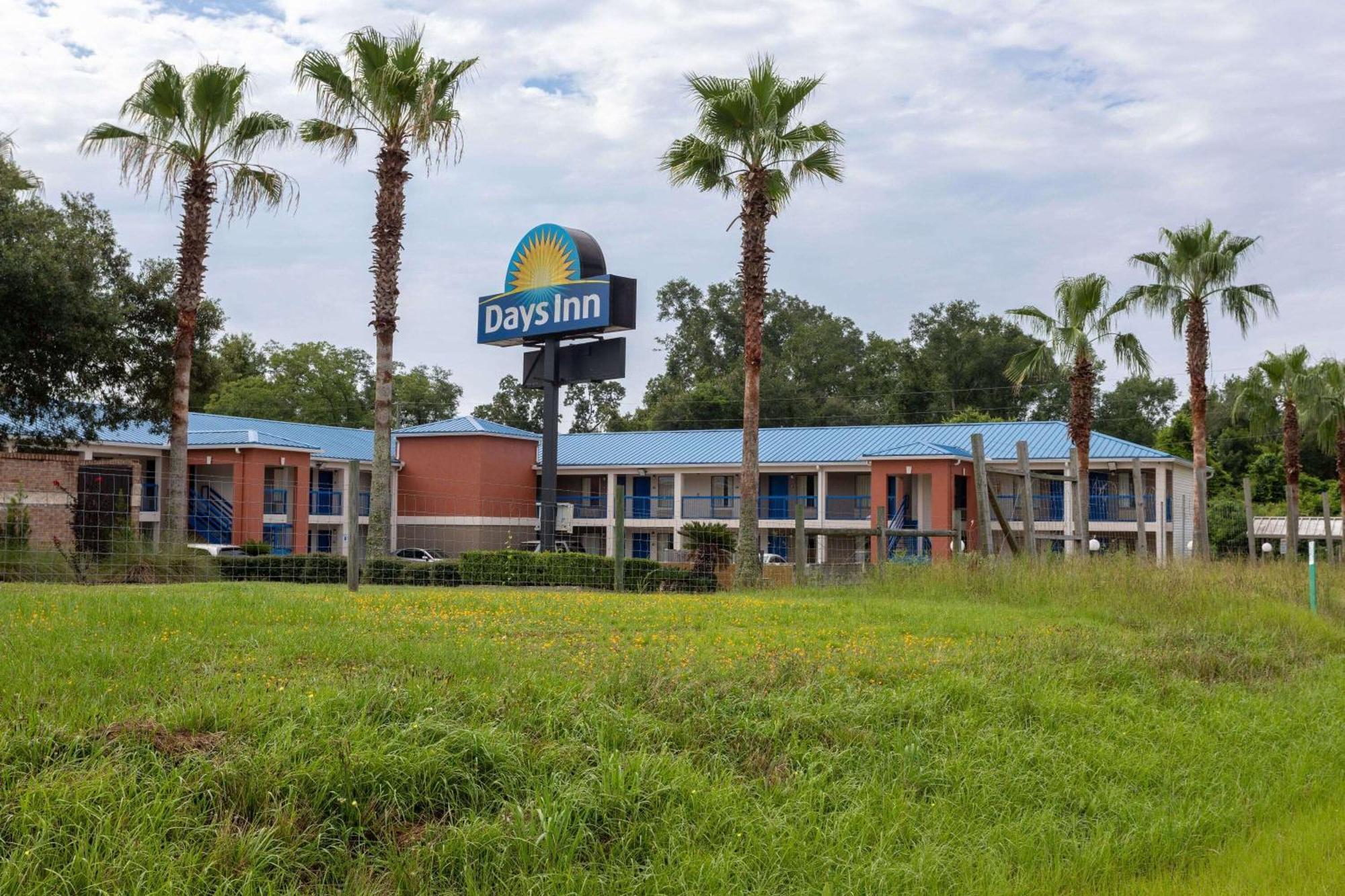 Days Inn By Wyndham Chipley Exterior photo