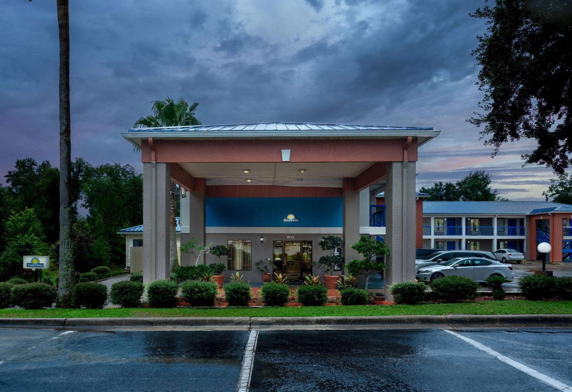 Days Inn By Wyndham Chipley Exterior photo