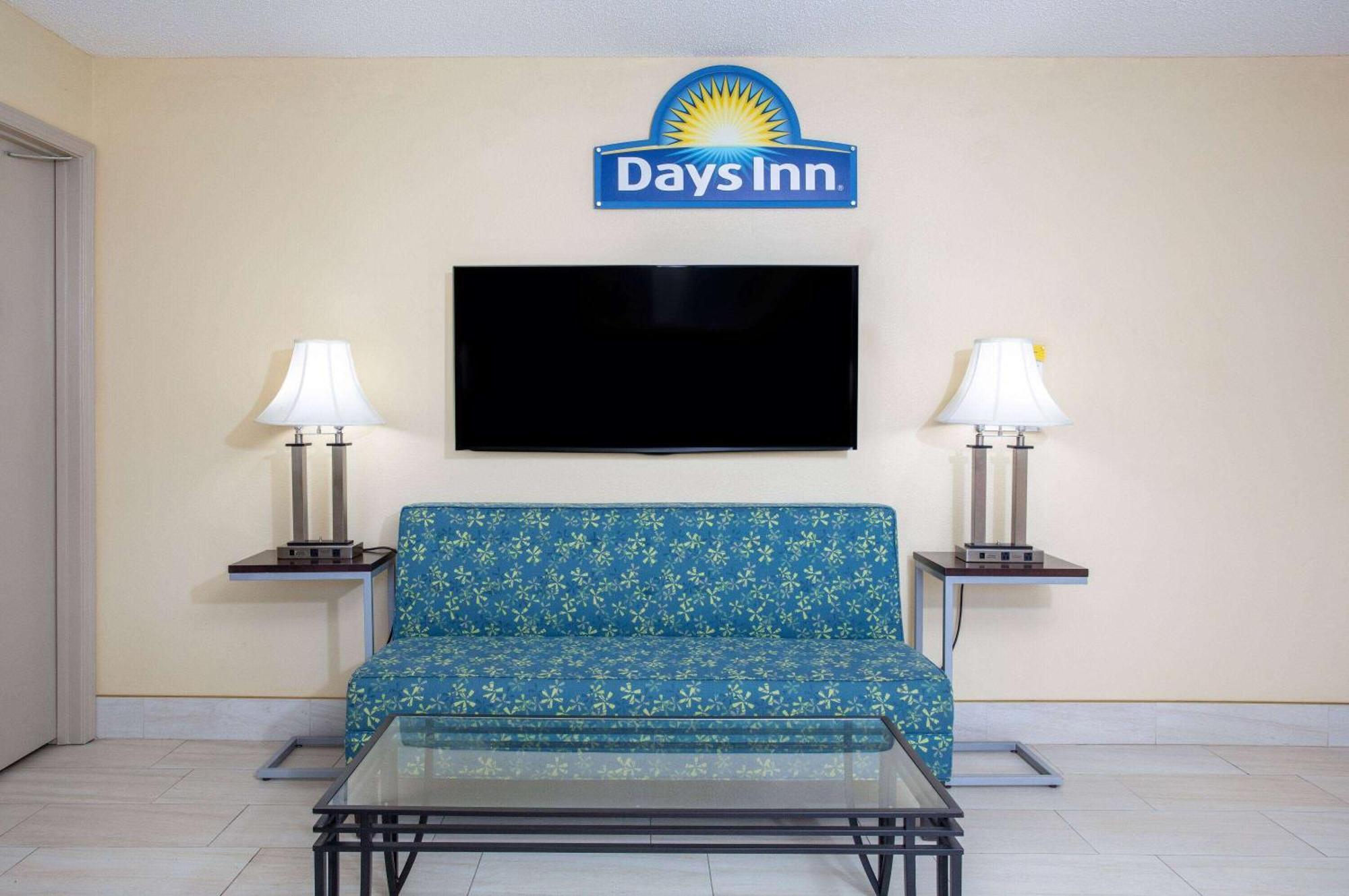 Days Inn By Wyndham Chipley Exterior photo