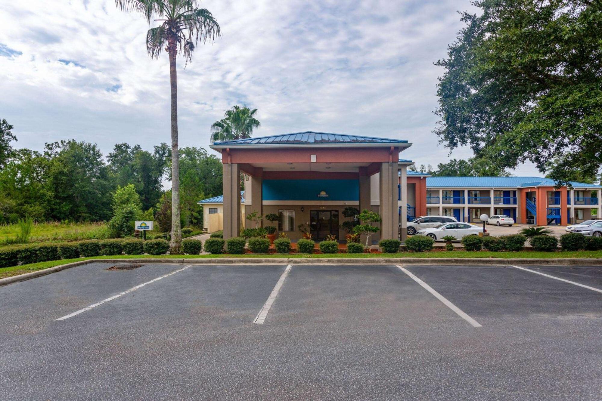 Days Inn By Wyndham Chipley Exterior photo